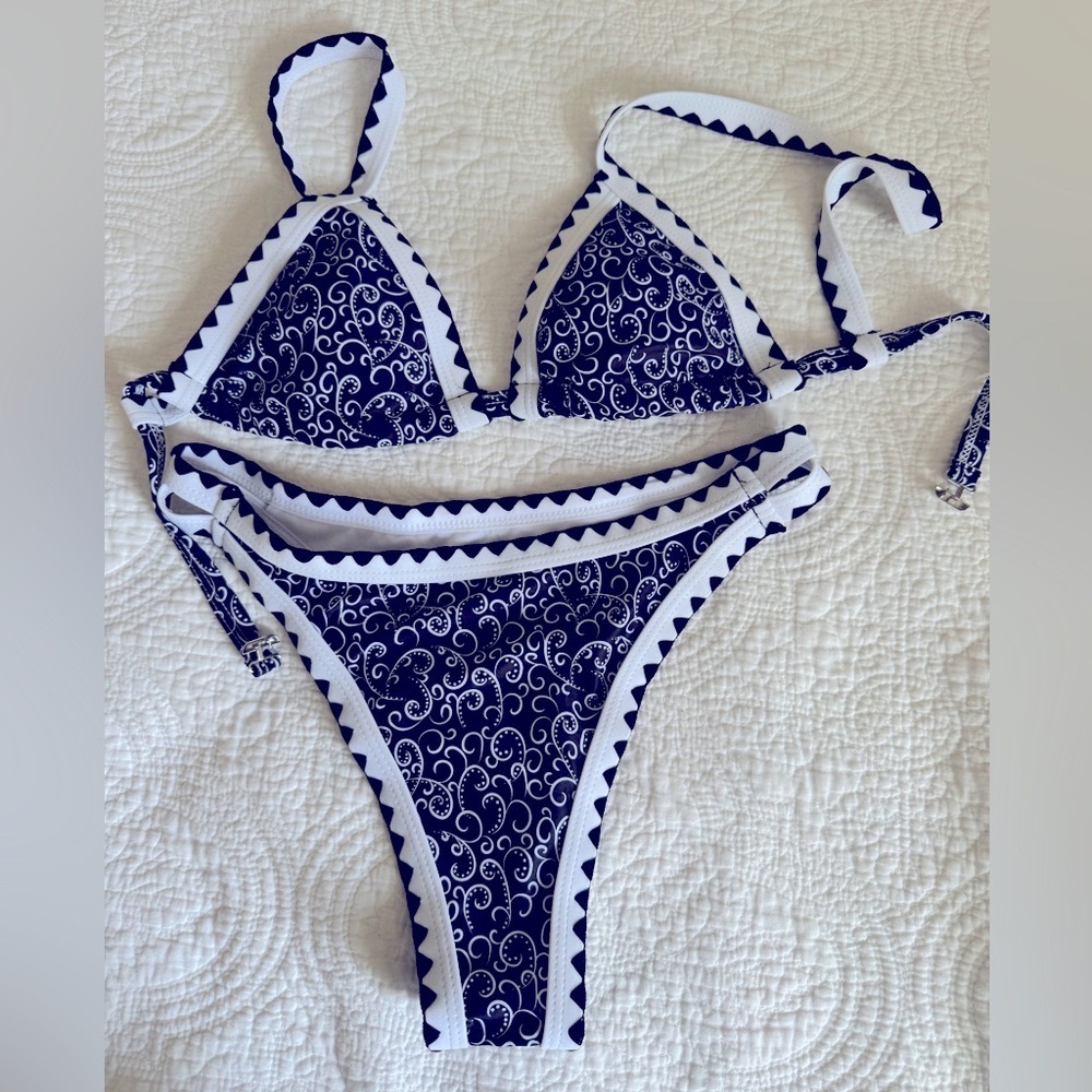 NWOT Women’s Bikini, L 🦋